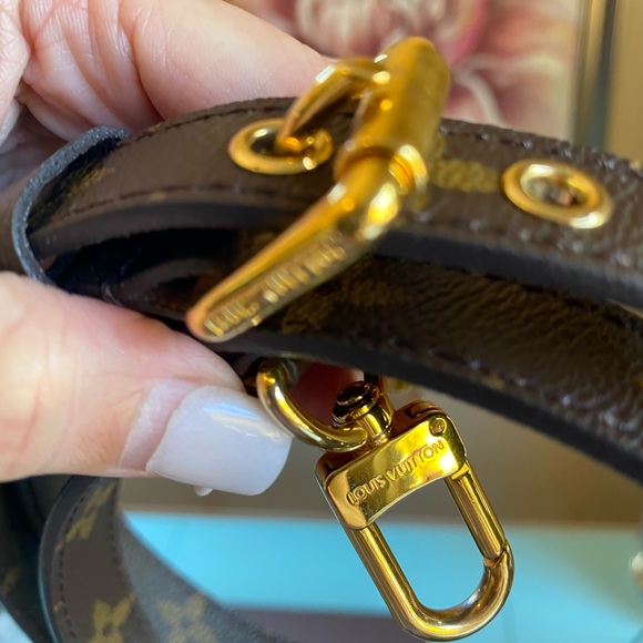 Monogram Strap - Picture 2 of 6